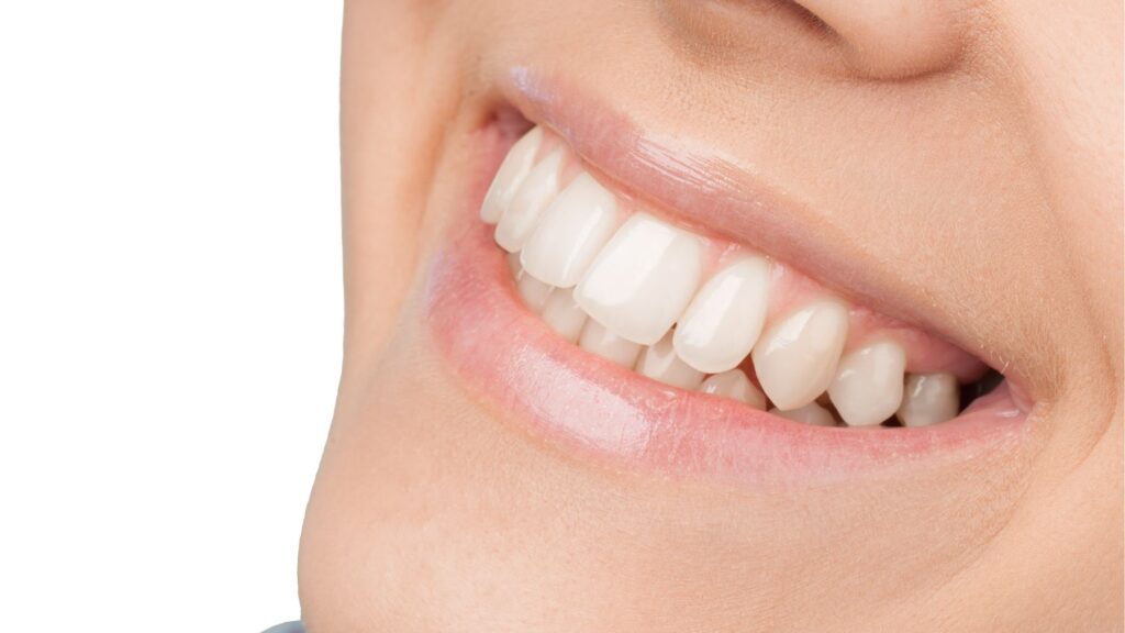 Korona czy implant zębowy?